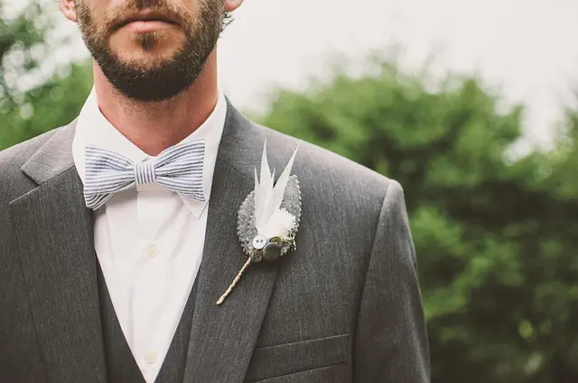 Comment porter le total look noir avec style