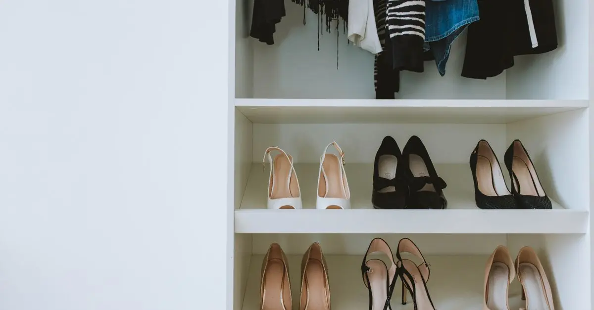 Les indispensables à avoir dans votre garde-robe féminine