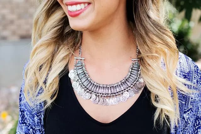 Comment styliser une robe longue pour chaque occasion